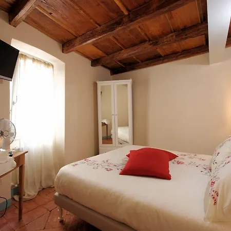 Al Castello 3* غْرافيدونا
